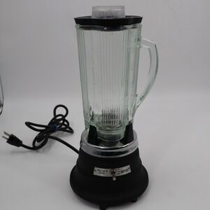 Waring Commercial Blender 51BL25 Black Silver Vintage 40oz Glass Cloverleaf Jar